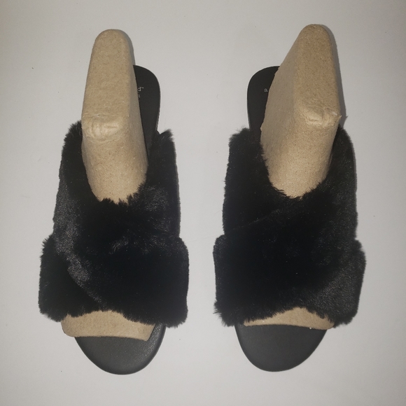 NWOB A New Day Faux Fur Slide On Sandals - Picture 2 of 10
